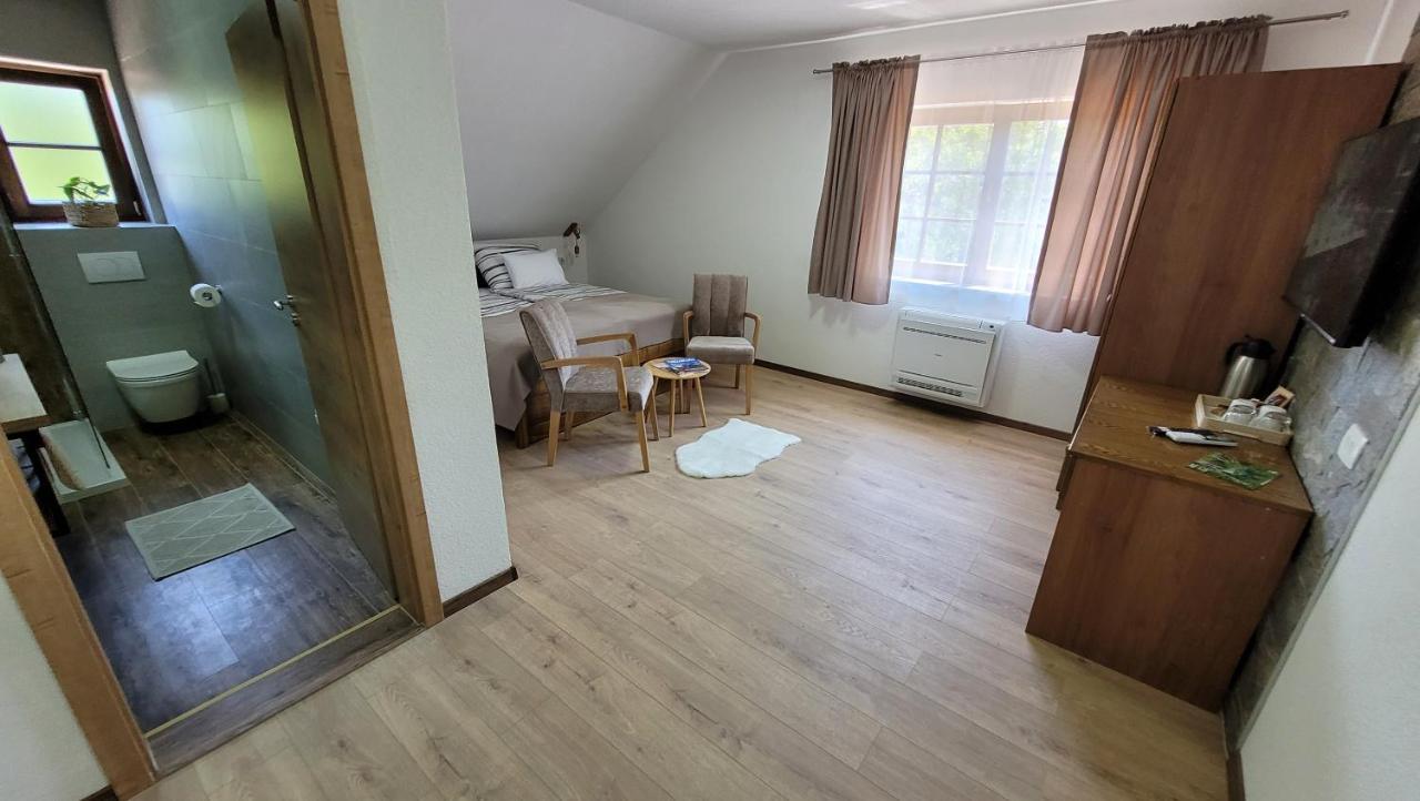 B&B Plitvica Villa Prica พลิตวิชกา เยเซรา ภายนอก รูปภาพ
