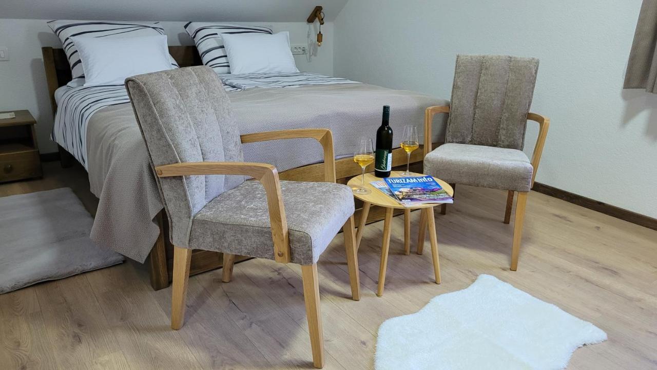 B&B Plitvica Villa Prica พลิตวิชกา เยเซรา ภายนอก รูปภาพ