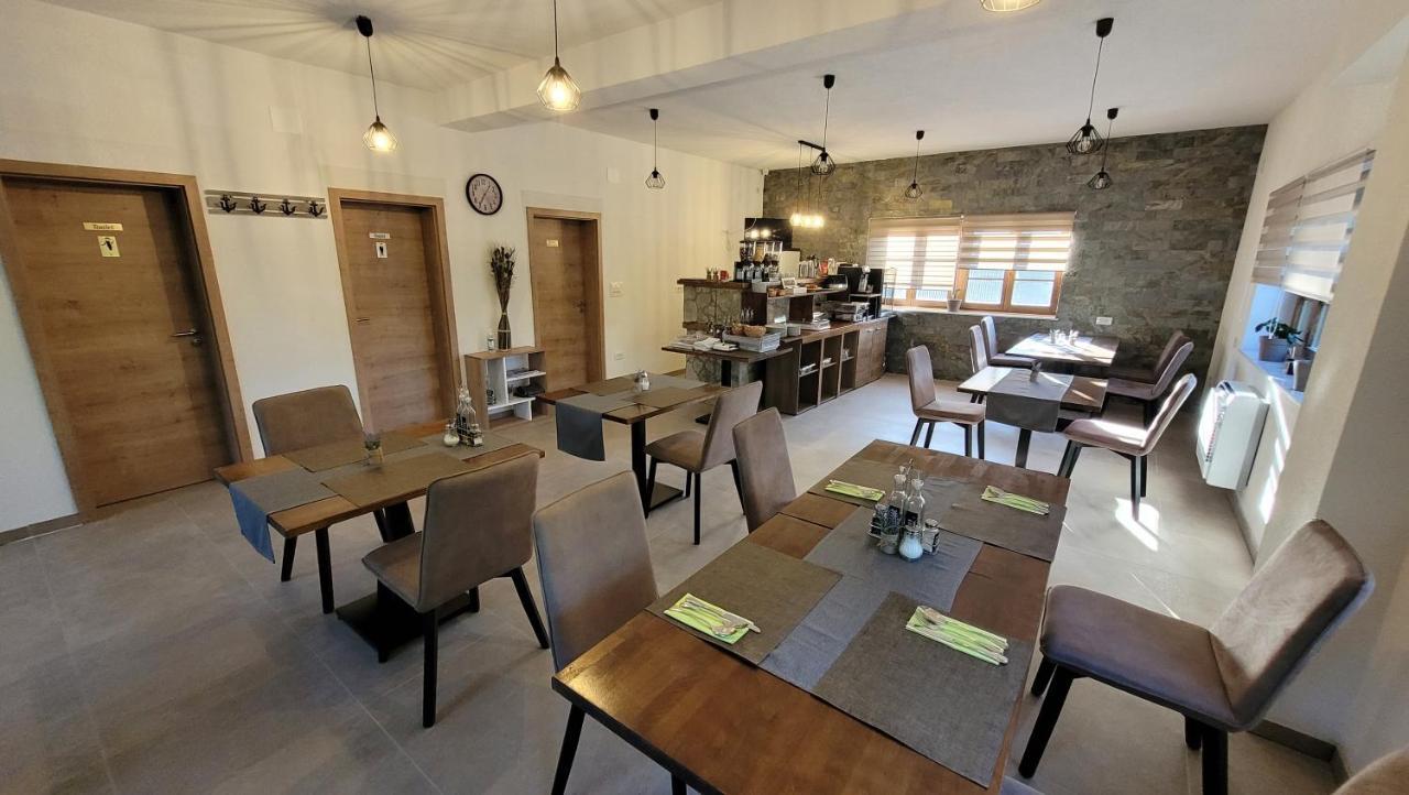 B&B Plitvica Villa Prica พลิตวิชกา เยเซรา ภายนอก รูปภาพ